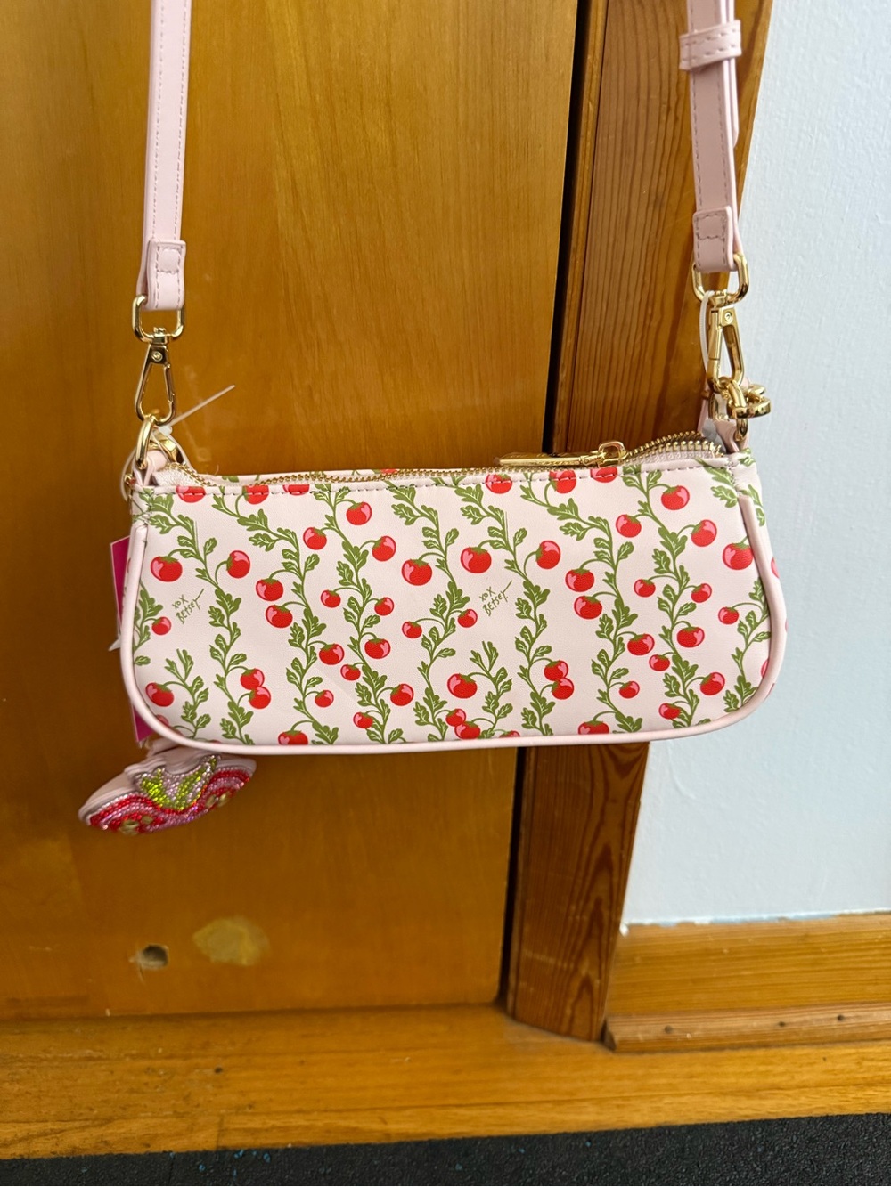 NWT Betsy Johnson tomato print mini Crossbody with purse charm - Picture 5 of 9